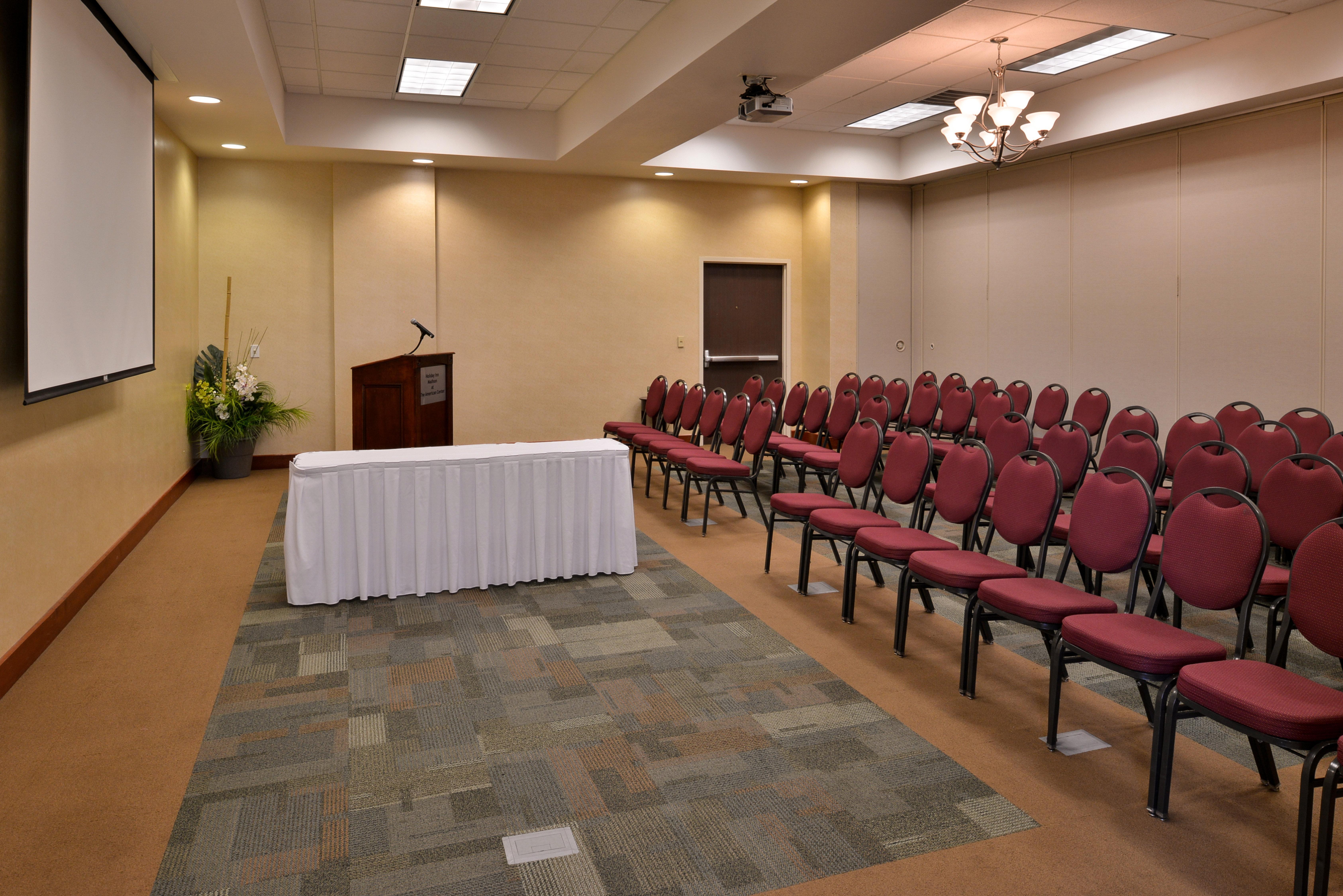Holiday Inn Madison At The American Center By Ihg Ngoại thất bức ảnh