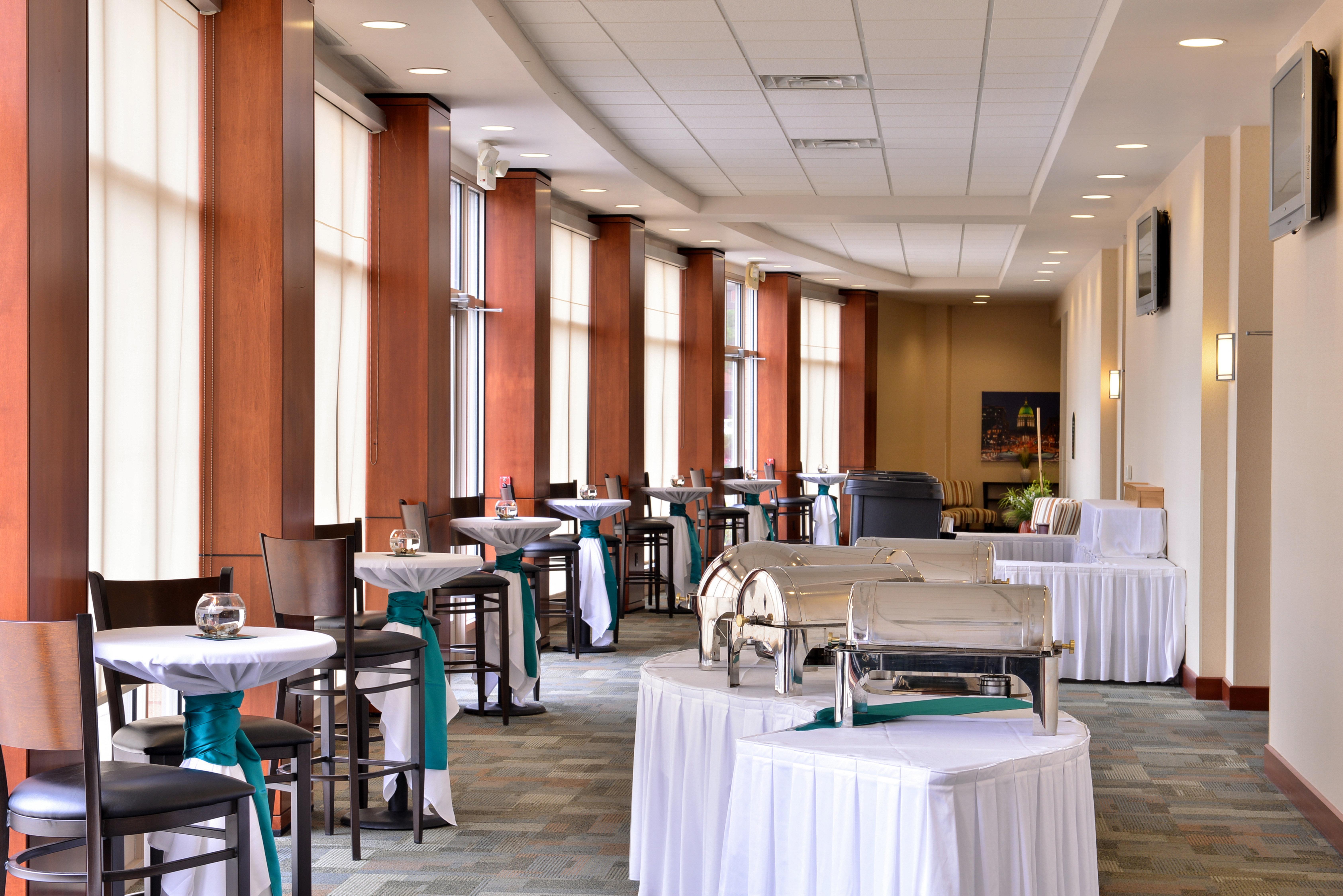 Holiday Inn Madison At The American Center By Ihg Ngoại thất bức ảnh